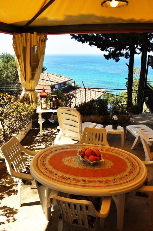 Villa Laura Sea View Apartments Santa Maria di Castellabate Buitenkant foto