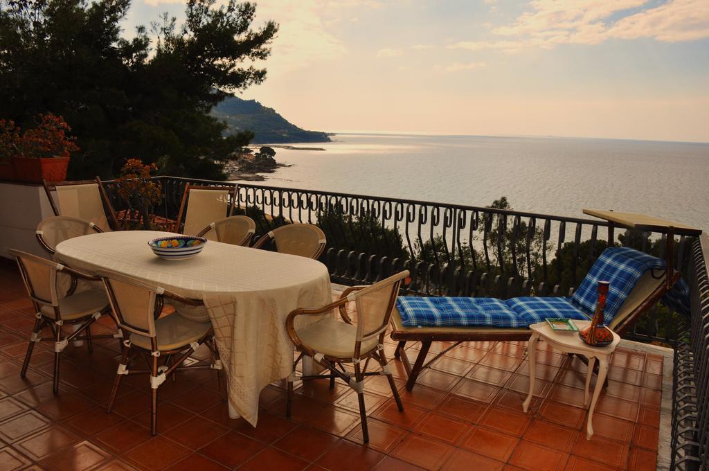 Villa Laura Sea View Apartments Santa Maria di Castellabate Buitenkant foto